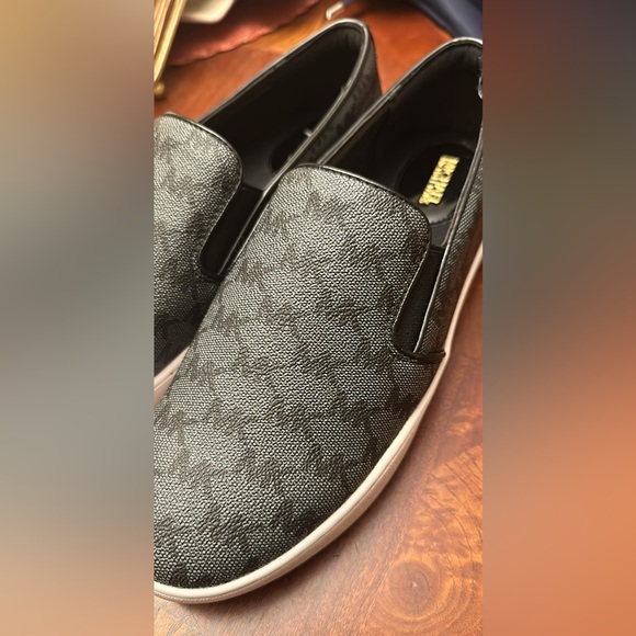 New MK without box or Tag - Picture 2 of 6